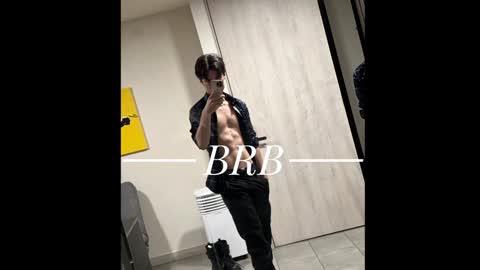 Snapshot of blakeshatter chatting on December 9, 2024, 11:24 pm blakeshatter online show from December 9, 2024, 11:24 pm