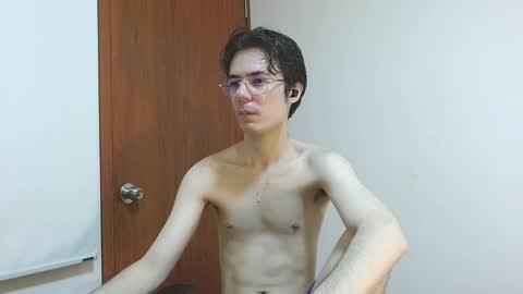 Snapshot of blakeshatter chatting on December 20, 2024, 5:29 pm blakeshatter online show from December 20, 2024, 5:29 pm