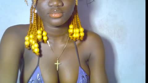 nikky00 online show from February 25, 2026, 8:13 am