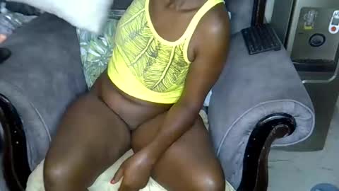 blaqgirl_ online show from April 13, 2026, 5:57 am
