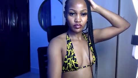 Snapshot of blaxbird chatting on October 30, 2025, 2:57 am Hot ronn online show from October 30, 2025, 2:57 am