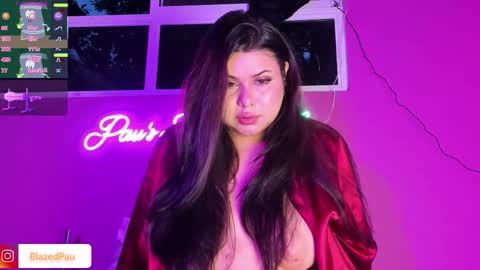 Pau online show from December 16, 2025, 10:48 pm