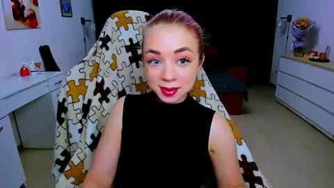 Nicole online show from February 5, 2025, 3:20 pm