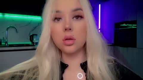 Lana online show from February 24, 2025, 3:02 am