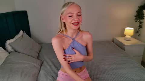 Snapshot of blondagent chatting on September 15, 2025, 1:33 pm you can call me Melissa online show from September 15, 2025, 1:33 pm