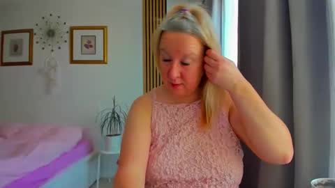 Nicole online show from March 9, 2026, 5:33 am