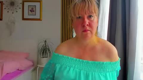 Snapshot of blonde_angel20 chatting on May 18, 2026, 4:13 pm Nicole online show from May 18, 2026, 4:13 pm