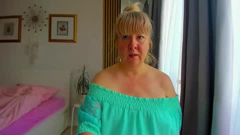 Snapshot of blonde_angel20 chatting on May 30, 2026, 5:10 pm Nicole online show from May 30, 2026, 5:10 pm