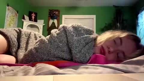 blondebunny999 online show from February 6, 2026, 11:46 am