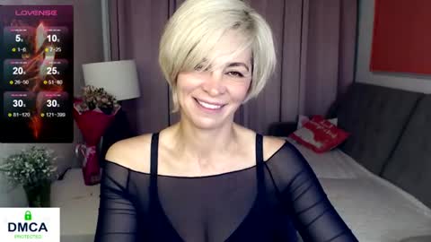 Snapshot of blondemommy_77 chatting on June 22, 2026, 5:54 pm Lola online show from June 22, 2026, 5:54 pm