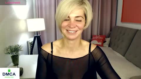 Snapshot of blondemommy_77 chatting on July 15, 2026, 5:18 pm Lola online show from July 15, 2026, 5:18 pm