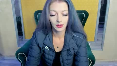 Tina online show from September 20, 2025, 10:33 pm