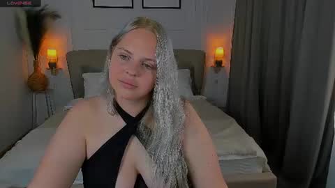Snapshot of blondini_ chatting on June 11, 2026, 4:38 pm Nikolla online show from June 11, 2026, 4:38 pm