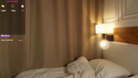 blondoll online show from April 1, 2026, 1:17 am