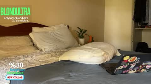 Snapshot of blondultra chatting on May 29, 2026, 5:44 pm blondultra online show from May 29, 2026, 5:44 pm