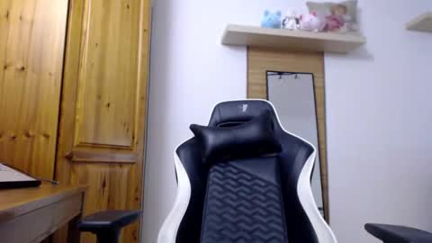 blondyelena online show from October 11, 2025, 8:02 am