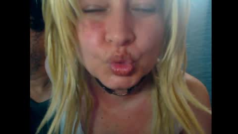 Snapshot of blontsex chatting on April 26, 2026, 10:07 pm Blontsex online show from April 26, 2026, 10:07 pm