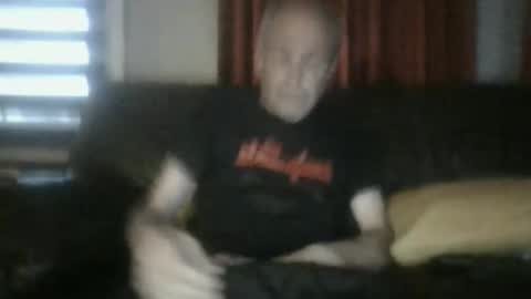 bloody52 online show from April 17, 2026, 7:28 pm