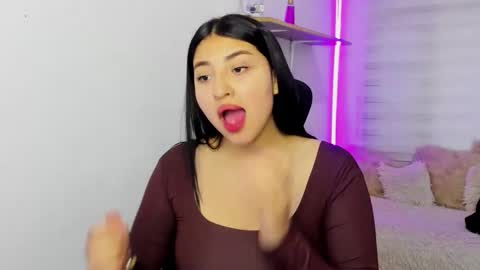 bloom_flower1 online show from December 4, 2025, 11:41 am