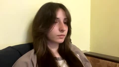 bloomsakuraa online show from April 19, 2026, 6:10 pm