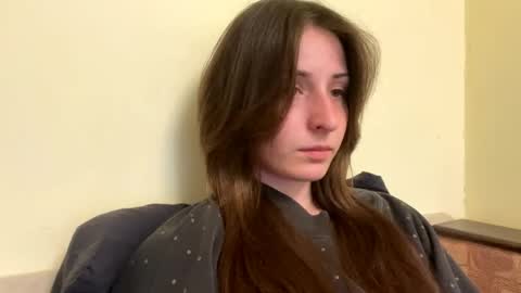 bloomsakuraa online show from April 23, 2026, 4:09 pm