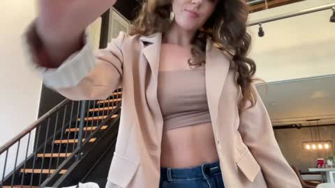 Emma Bloom online show from December 19, 2025, 8:16 pm