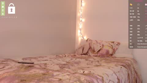 Snapshot of blue_nebula chatting on February 25, 2025, 10:18 pm Blue online show from February 25, 2025, 10:18 pm