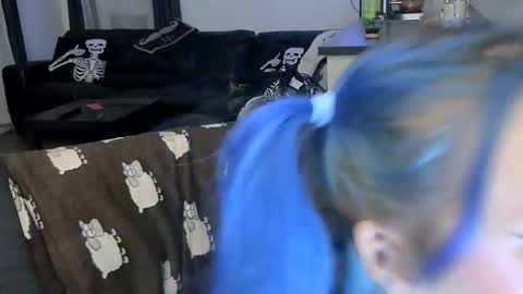 blue_starr_official online show from December 14, 2025, 3:23 am