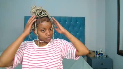Snapshot of bluedi622952 chatting on June 22, 2026, 6:32 am Tee online show from June 22, 2026, 6:32 am