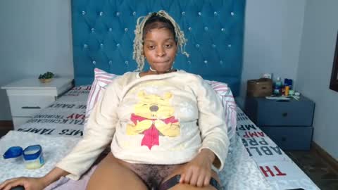 Snapshot of bluedi622952 chatting on June 27, 2026, 6:35 pm Tee online show from June 27, 2026, 6:35 pm