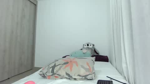 Snapshot of bluediamond_ chatting on February 20, 2025, 3:45 am bluediamond_ online show from February 20, 2025, 3:45 am