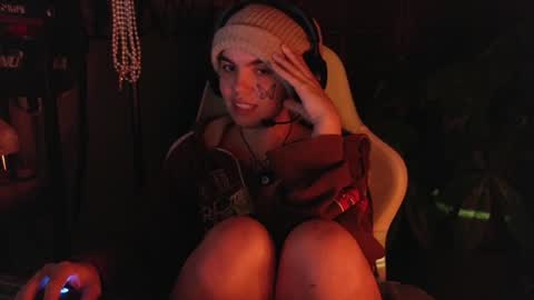 Snapshot of bluedweeb chatting on January 14, 2025, 4:25 am Blue online show from January 14, 2025, 4:25 am