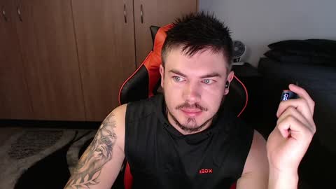 blueeyeboy0 online show from February 3, 2025, 4:14 am