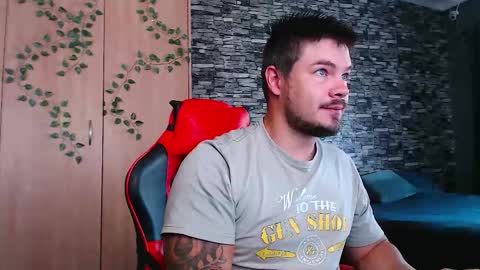 blueeyeboy0 online show from November 7, 2025, 6:46 am