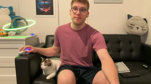 blueeyedtallguy online show from December 19, 2024, 9:06 pm