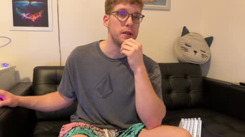 blueeyedtallguy online show from December 23, 2024, 2:02 am