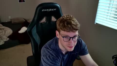 Snapshot of blueeyedtallguy chatting on June 10, 2026, 3:07 am blueeyedtallguy online show from June 10, 2026, 3:07 am