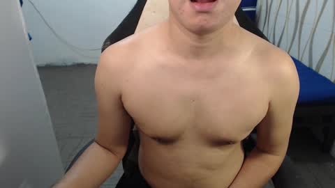 Snapshot of blueranger27 chatting on December 6, 2024, 2:13 am Andy Tan online show from December 6, 2024, 2:13 am