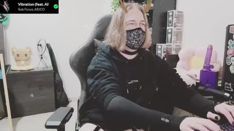 Snapshot of bluespanking chatting on January 12, 2026, 10:37 pm Blue online show from January 12, 2026, 10:37 pm