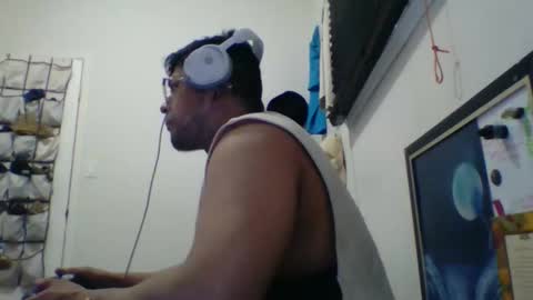 bluevegeta143 online show from February 26, 2026, 9:52 am