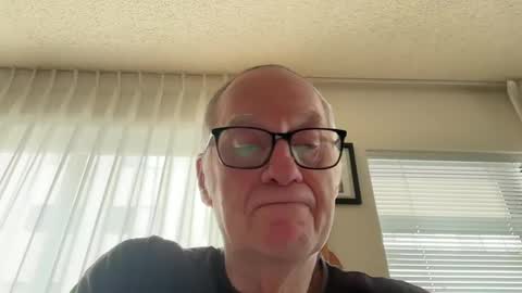 Snapshot of blueyedudeseattle chatting on October 1, 2025, 4:46 pm Blueyedudeseattle online show from October 1, 2025, 4:46 pm