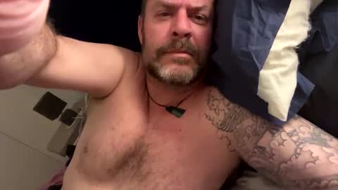 Snapshot of blueylouie8383 chatting on December 28, 2024, 5:23 am Blueyloey online show from December 28, 2024, 5:23 am