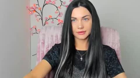 Kelly online show from April 18, 2026, 5:33 am