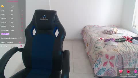  Hey guysI am BrendaWelcome my room online show from April 28, 2026, 10:15 pm
