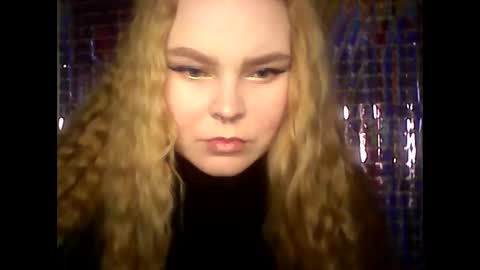 blushing_star online show from February 21, 2025, 8:18 am