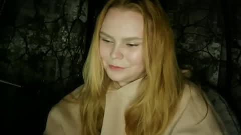 blushing_star online show from September 23, 2025, 4:43 pm