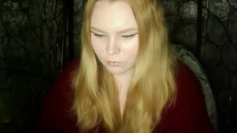 blushing_star online show from October 10, 2025, 4:39 pm