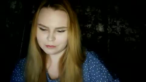 blushing_star online show from November 18, 2025, 5:06 pm