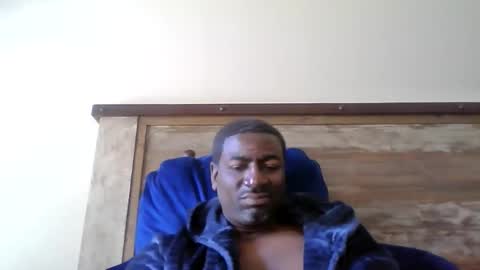 Snapshot of bluuthunder1914 chatting on May 18, 2026, 2:01 pm bluuthunder1914 online show from May 18, 2026, 2:01 pm