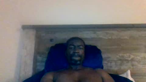 Snapshot of bluuthunder1914 chatting on August 5, 2026, 9:01 am bluuthunder1914 online show from August 5, 2026, 9:01 am